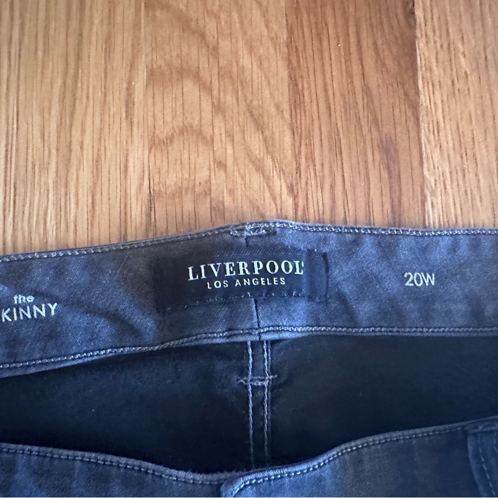 Liverpool Women’s Skinny Jeans in Grey/Black Wash - Picture 2 of 3